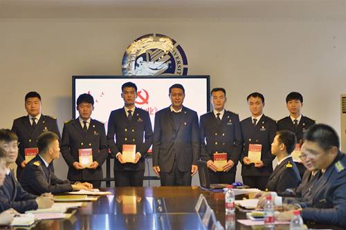 http://news.dlmu.edu.cn/__local/D/ED/47/0AE62A9EF087A61051764380609_C1A7A5DE_73874.jpg